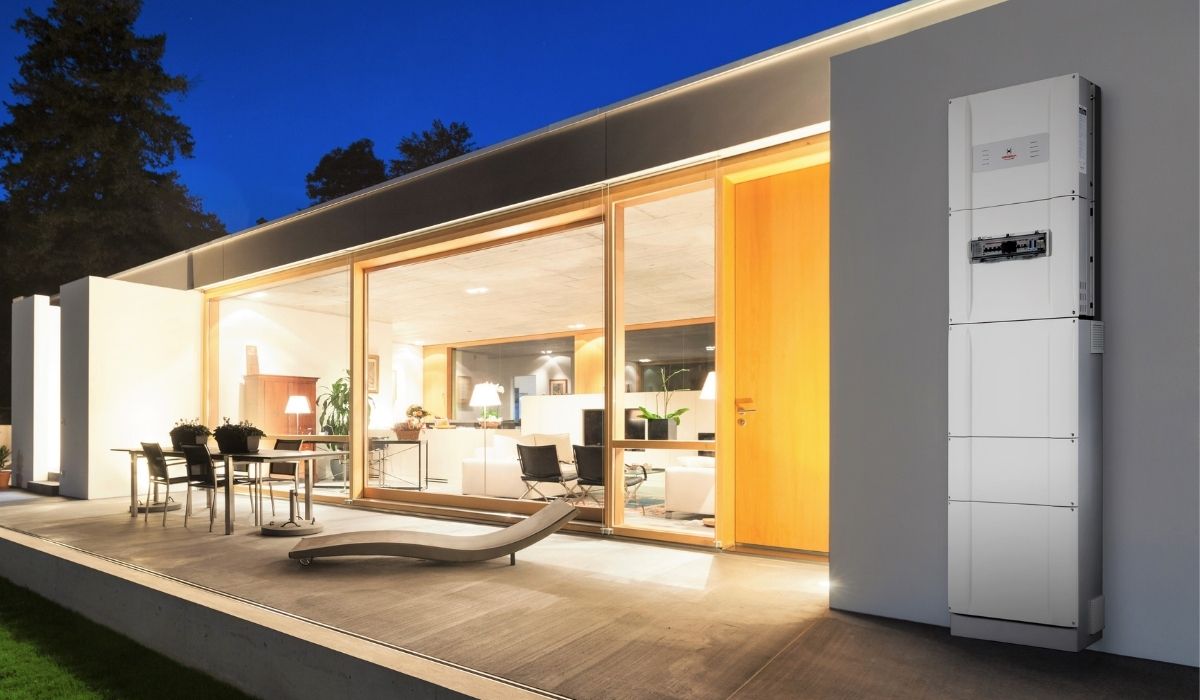 How does the Tesla Powerwall stack up against the Plico Solar + Battery?